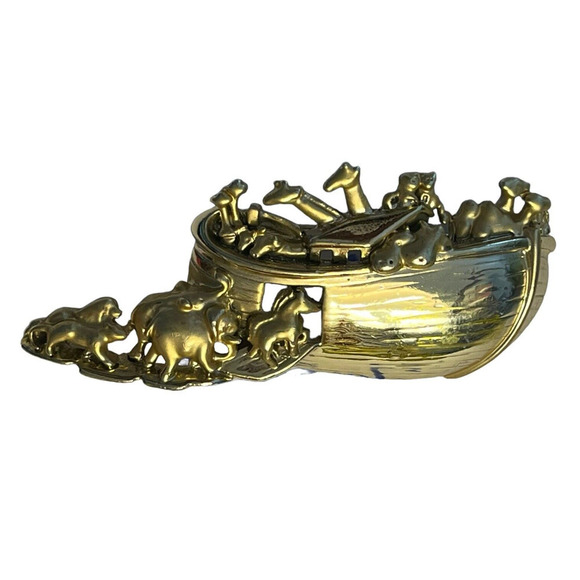 Vintage AJC Signed Noah's Ark Animals On Ship Boat Gold Tone Brooch Pin - Picture 1 of 9
